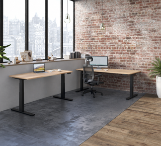 Alto manager zit-sta tafel