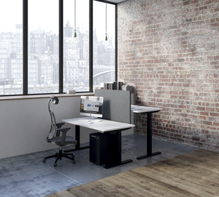 Alto manager zit-sta tafel