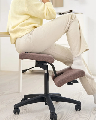 Tabouret à genoux à oreilles