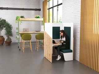 Cabine de travail Buronomic Calme avec banquette en Timber, blanc et bleu pétrole
